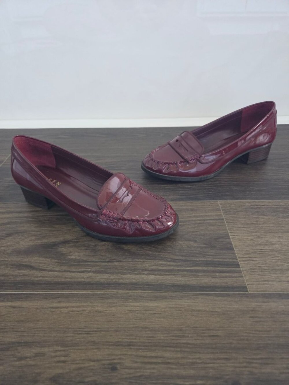 💙 Lauren Ralph Lauren Burgundy Patent Leather Size 7 Penny Loafer Pumps Preppy